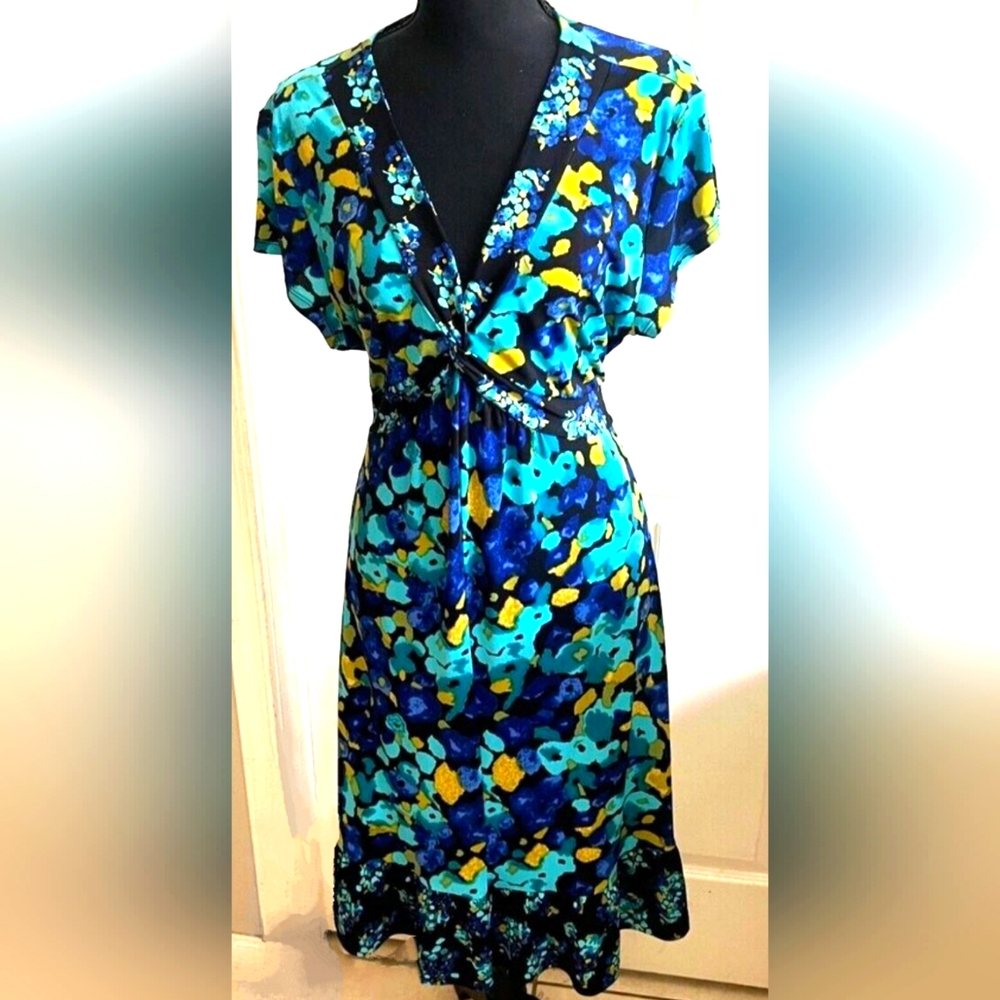 Flowy Midi Dress w/knot accent @ V-Neck & Colors Reminiscent of a Monet Painting